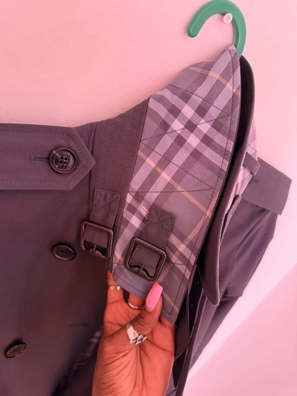 Burberry Navy Double-Breasted Short Trench Coat - Picture 13 of 15